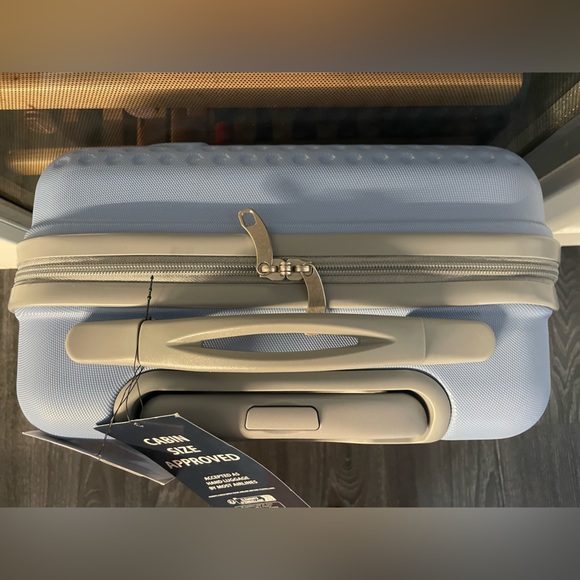 NWT Lilo and stitch luggage Carry On size, backpack and weekender bag - Picture 6 of 15